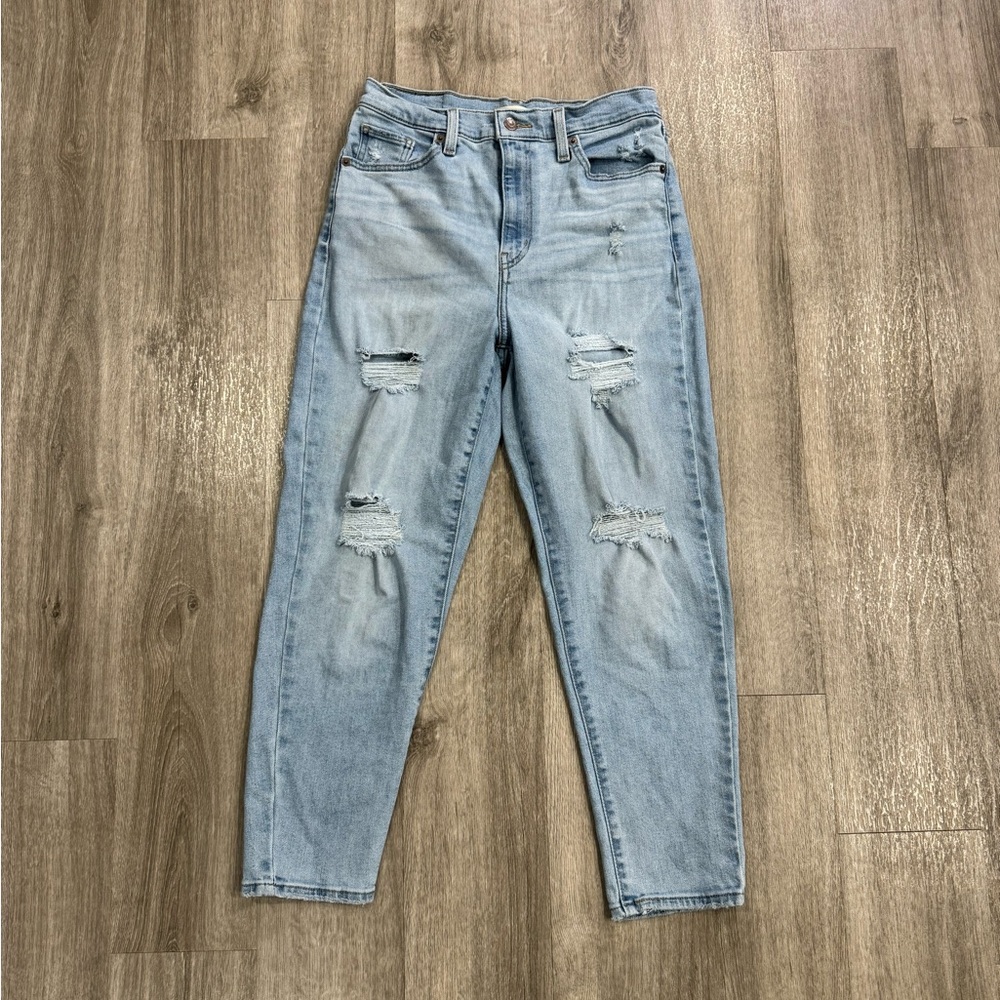 Levi’s High Waisted Mom Jean Women Size 28 Blue Denim Light Wash Distressed